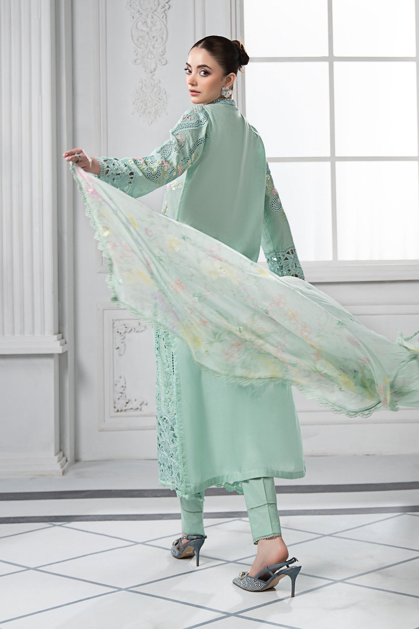 3 Piece Embroidered Lawn Suit | DS-2514-A