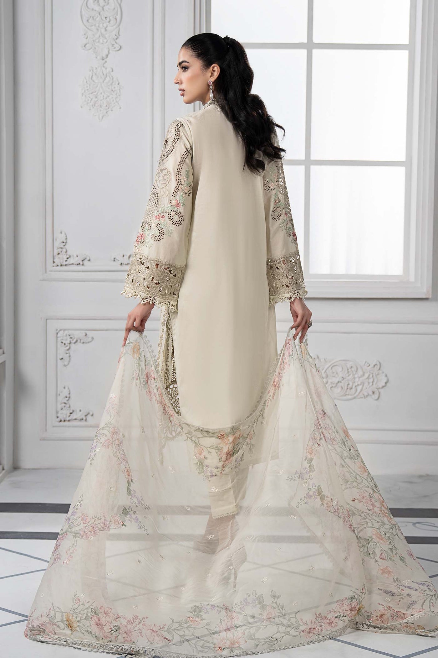 3 Piece Embroidered Lawn Suit | DS-2514-B