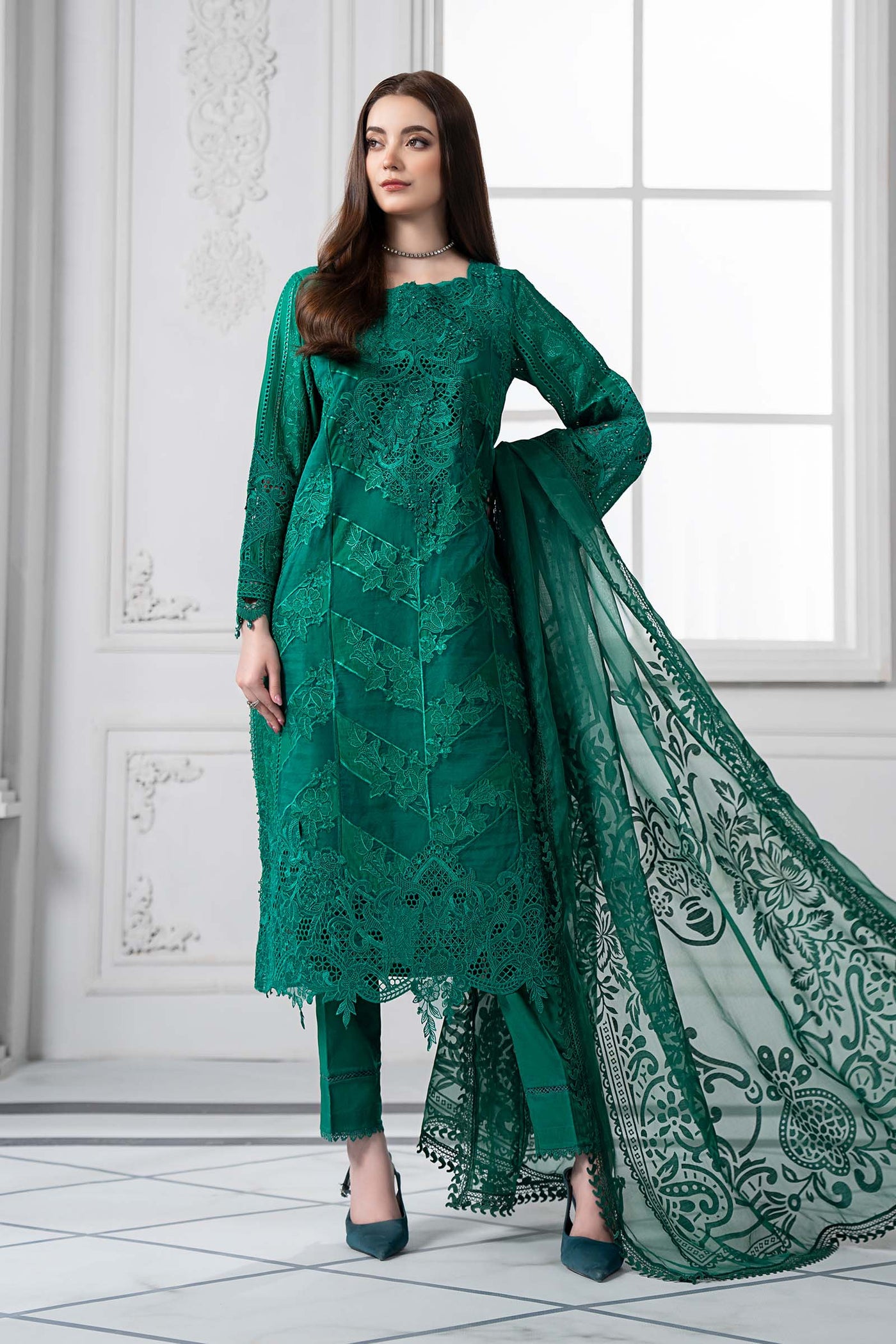 3 Piece Embroidered Lawn Suit | DS-2508-B