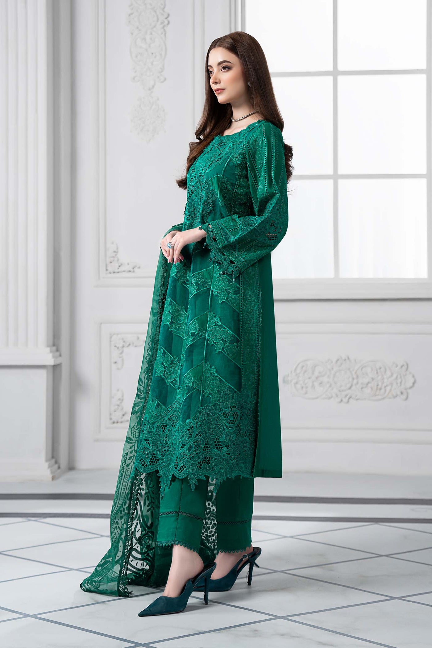 3 Piece Embroidered Lawn Suit | DS-2508-B