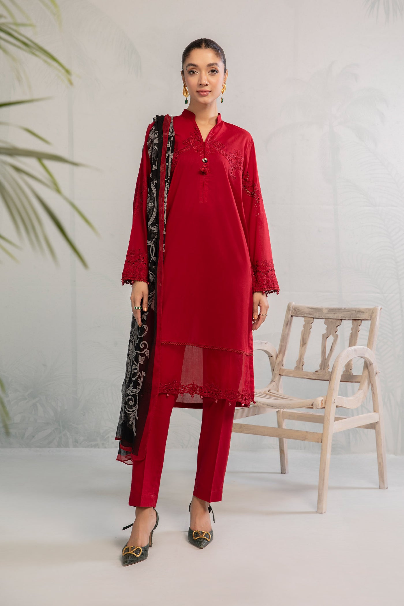 3 Piece Embroidered Lawn Suit | DW-EA23-14R1