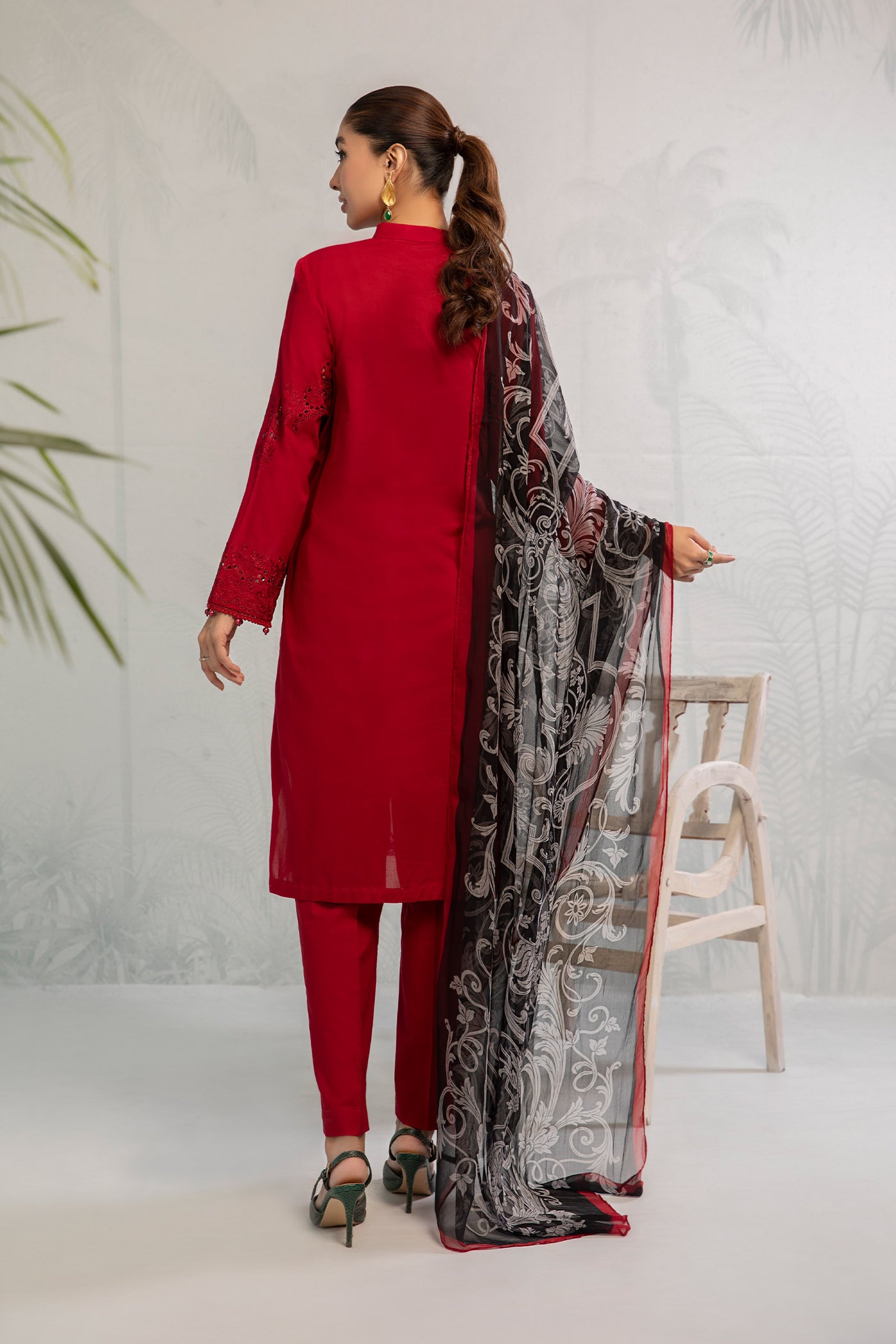 3 Piece Embroidered Lawn Suit | DW-EA23-14R1