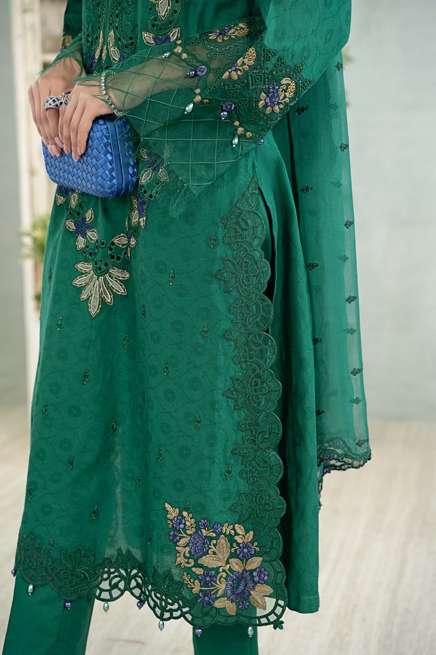 3 Piece Embroidered Jacquard Lawn Suit | DW-EA24-26