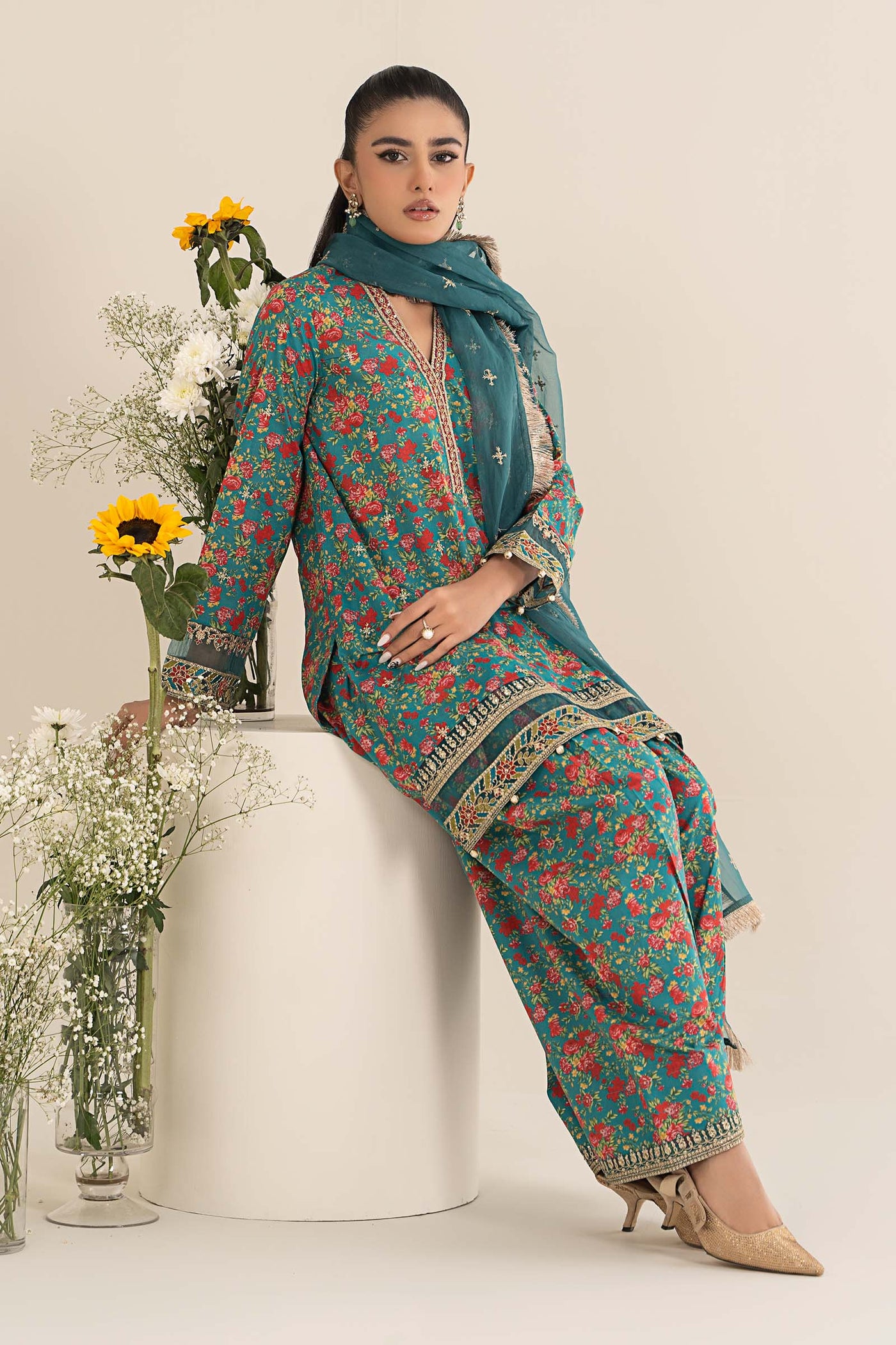 3 Piece Embroidered Lawn Suit | DW-EF25-09