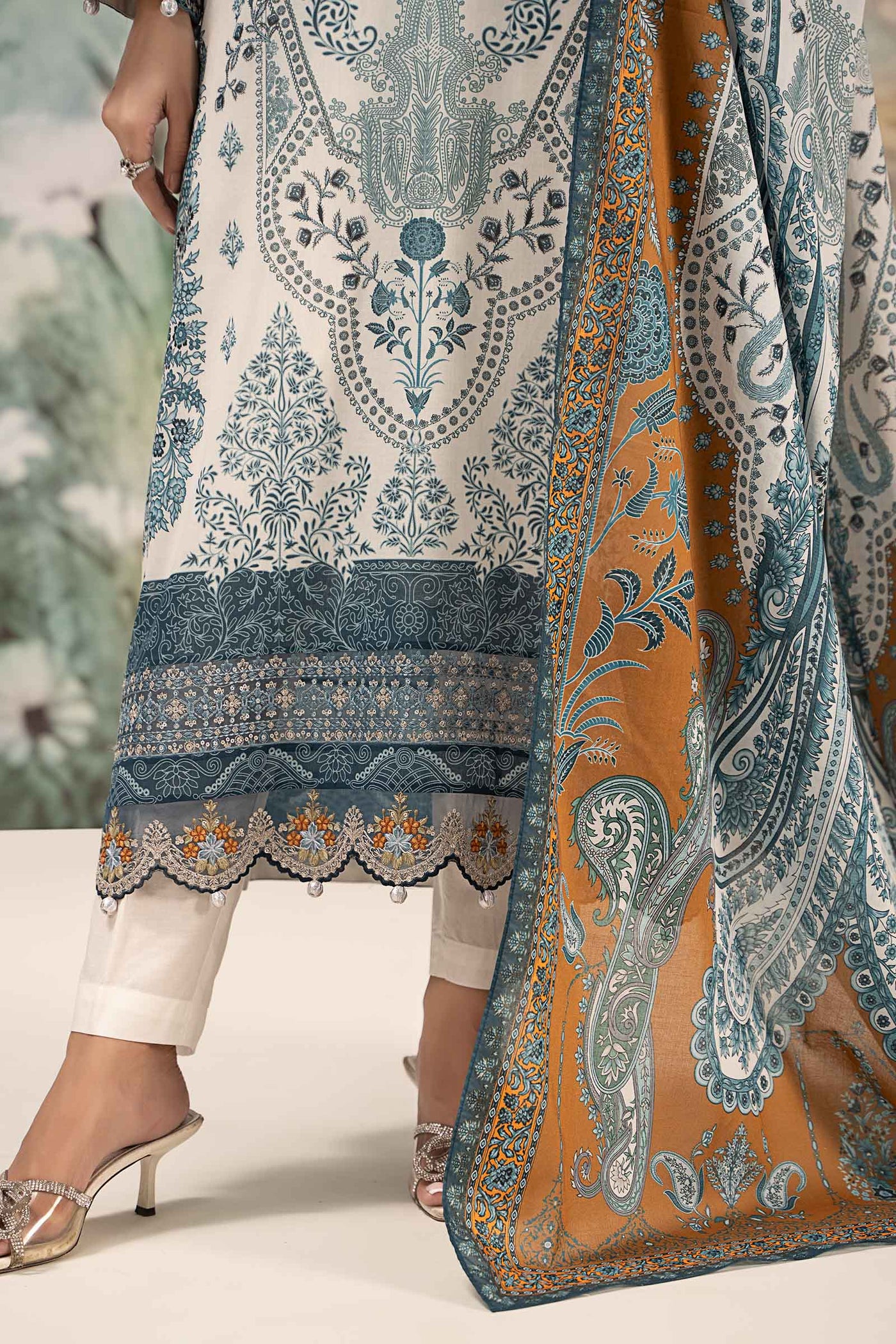 3 Piece Embroidered Lawn Suit | DW-EF25-14