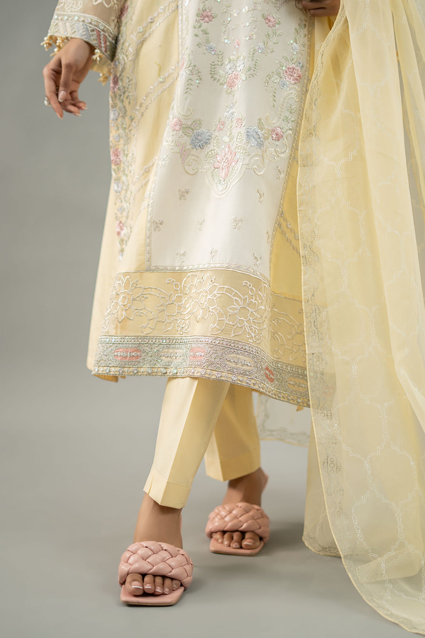 3 Piece Embroidered Lawn Suit | DW-EF25-69