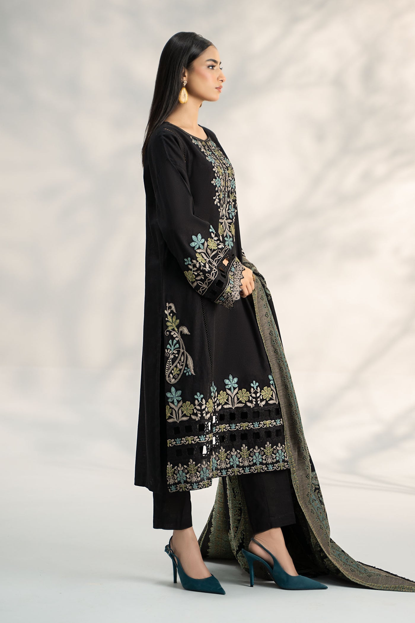 3 Piece Embroidered Khaddar Suit | DW-W24-19