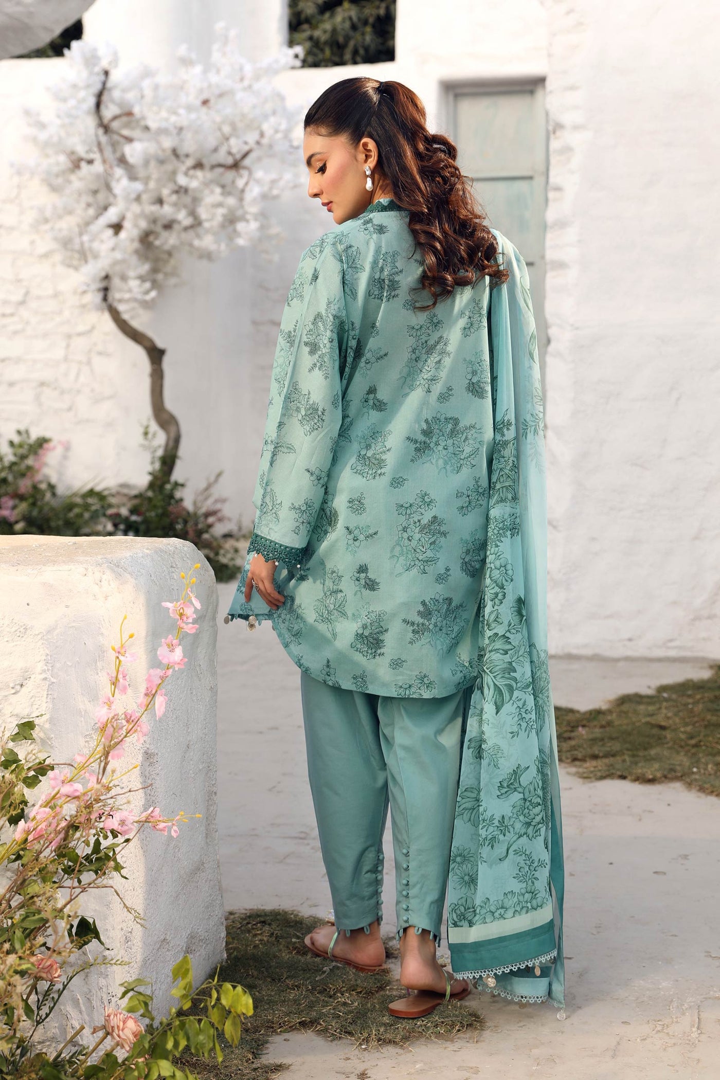 3 Pc Unstitched Embroidered Lawn Suit | MB-CUS25-708B