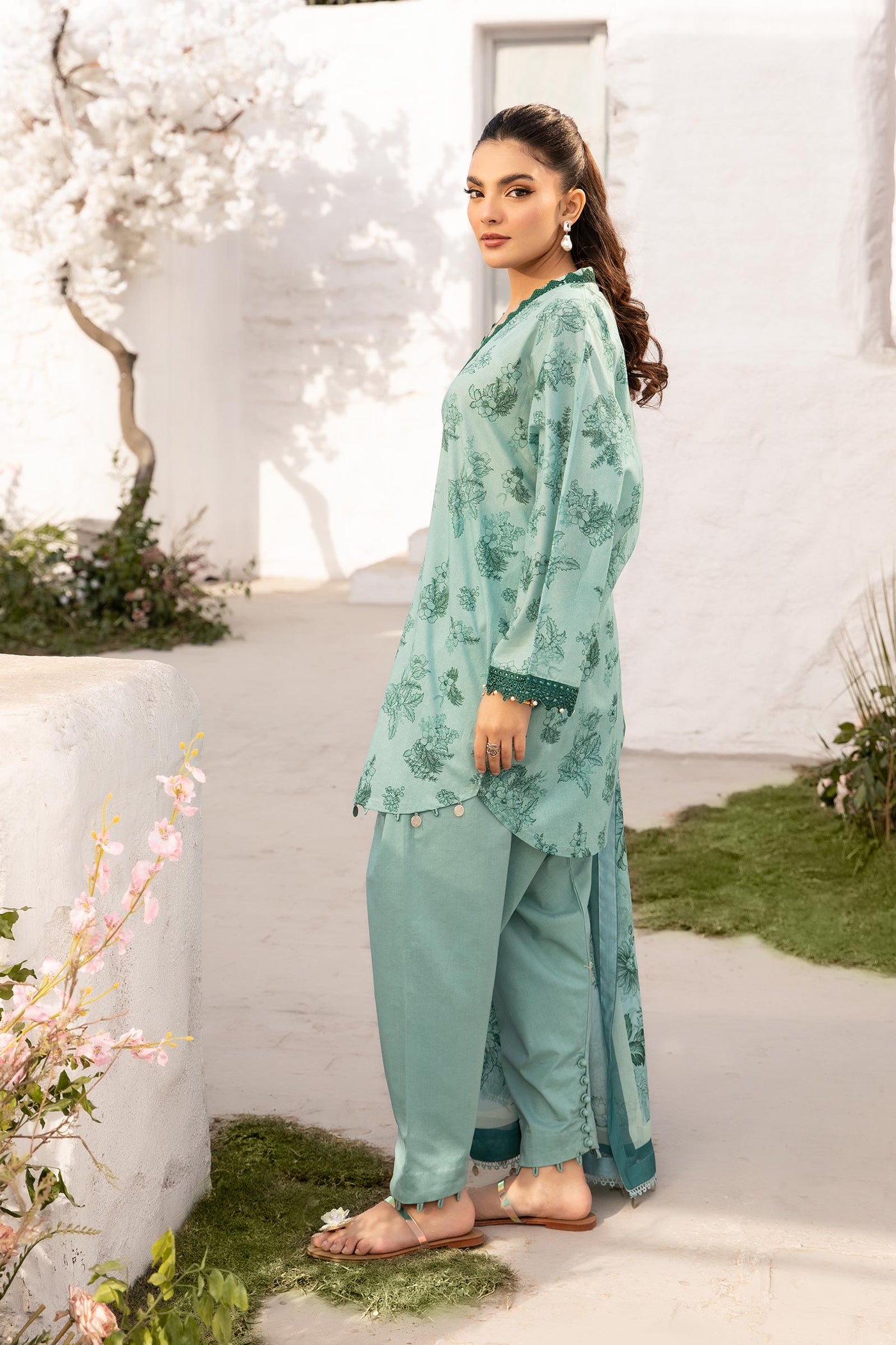 3 Pc Unstitched Embroidered Lawn Suit | MB-CUS25-708B