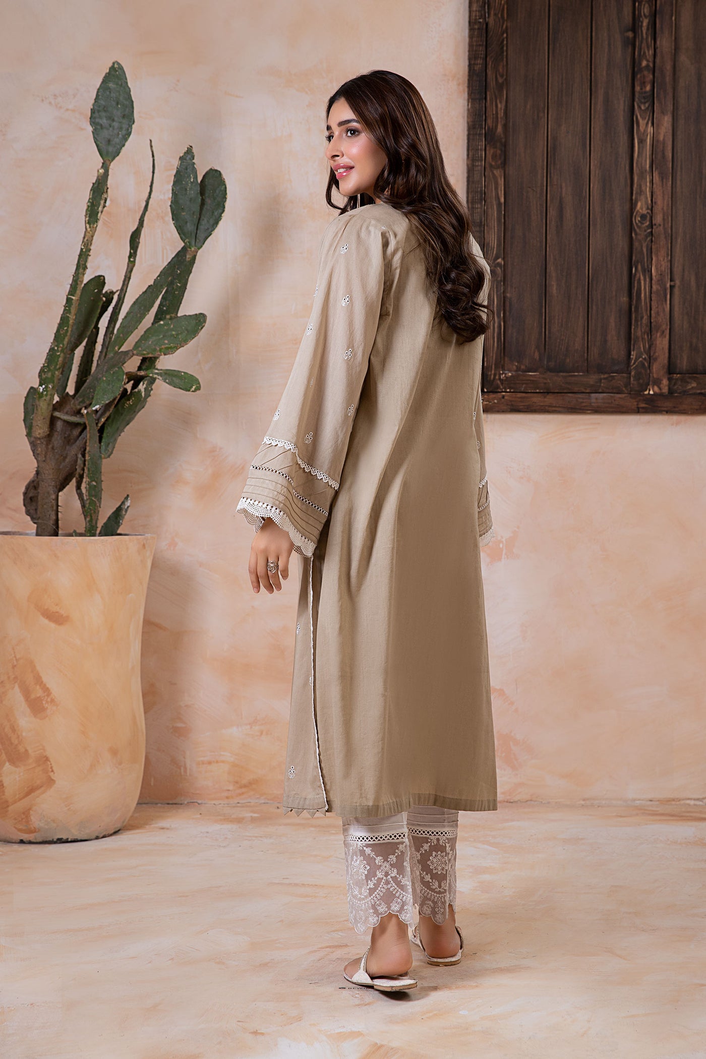 Embroidered Lawn Kurta | MB-EA24-04