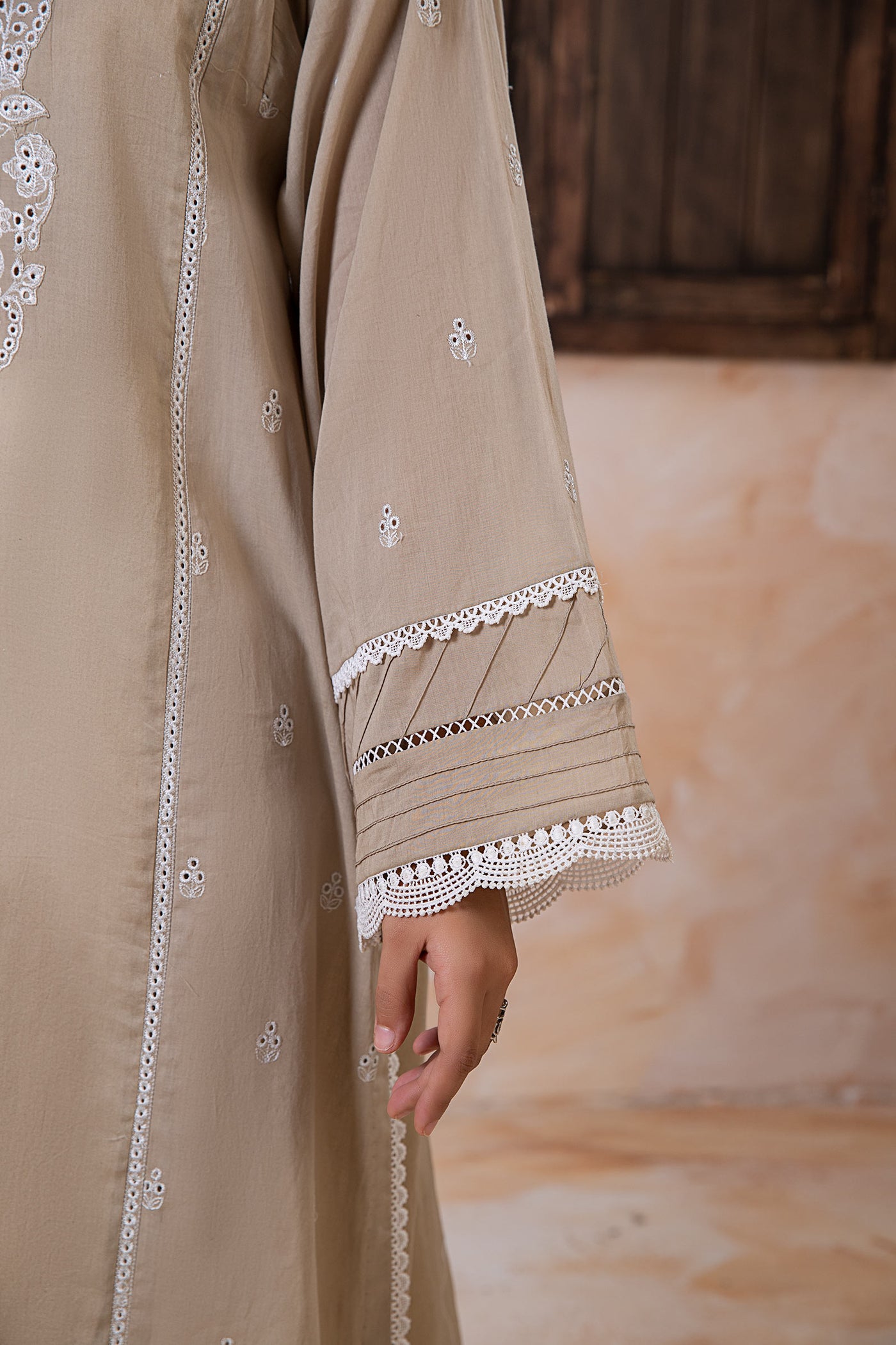 Embroidered Lawn Kurta | MB-EA24-04