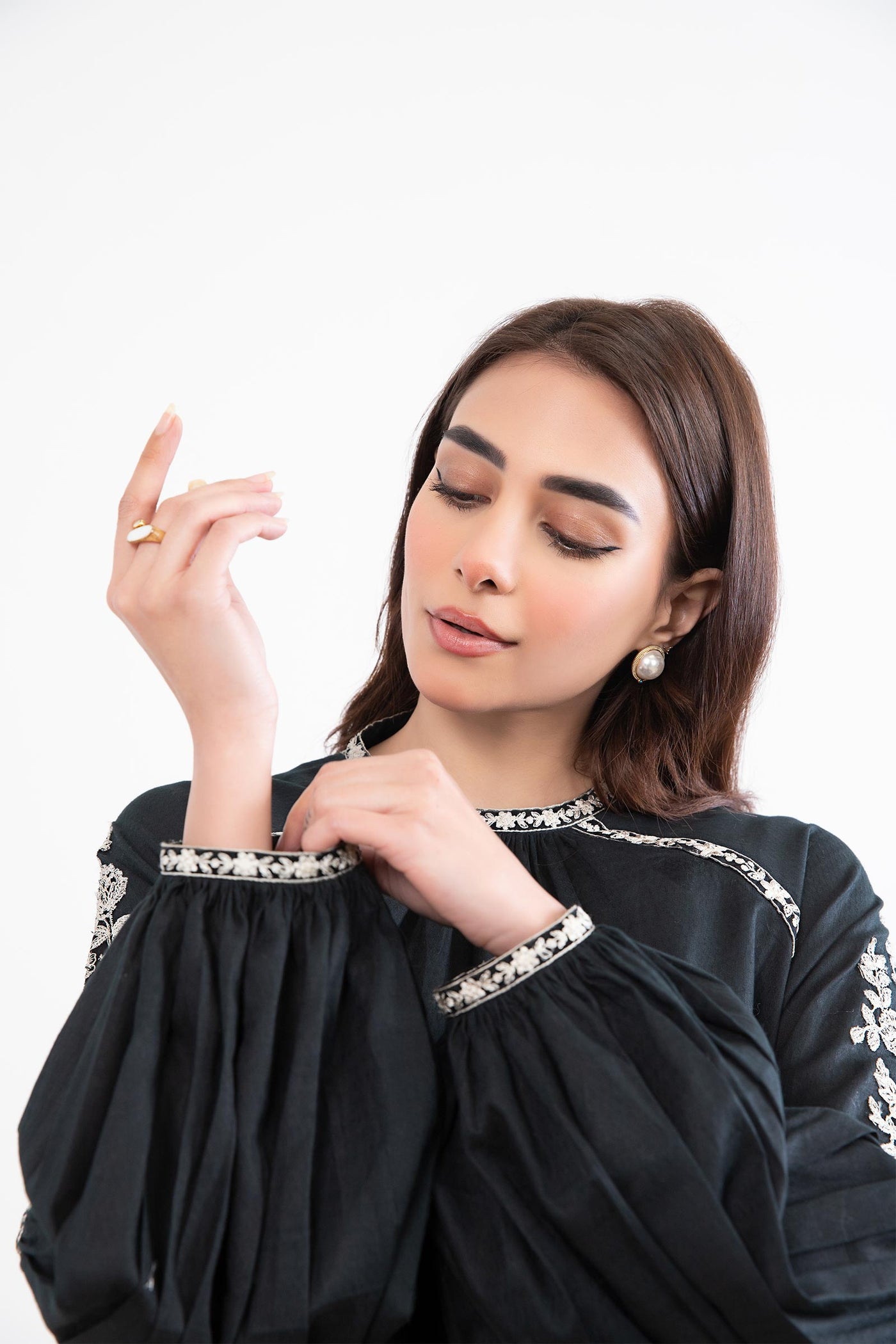 Embroidered Arabic Lawn Shirt | MB-EF24-114