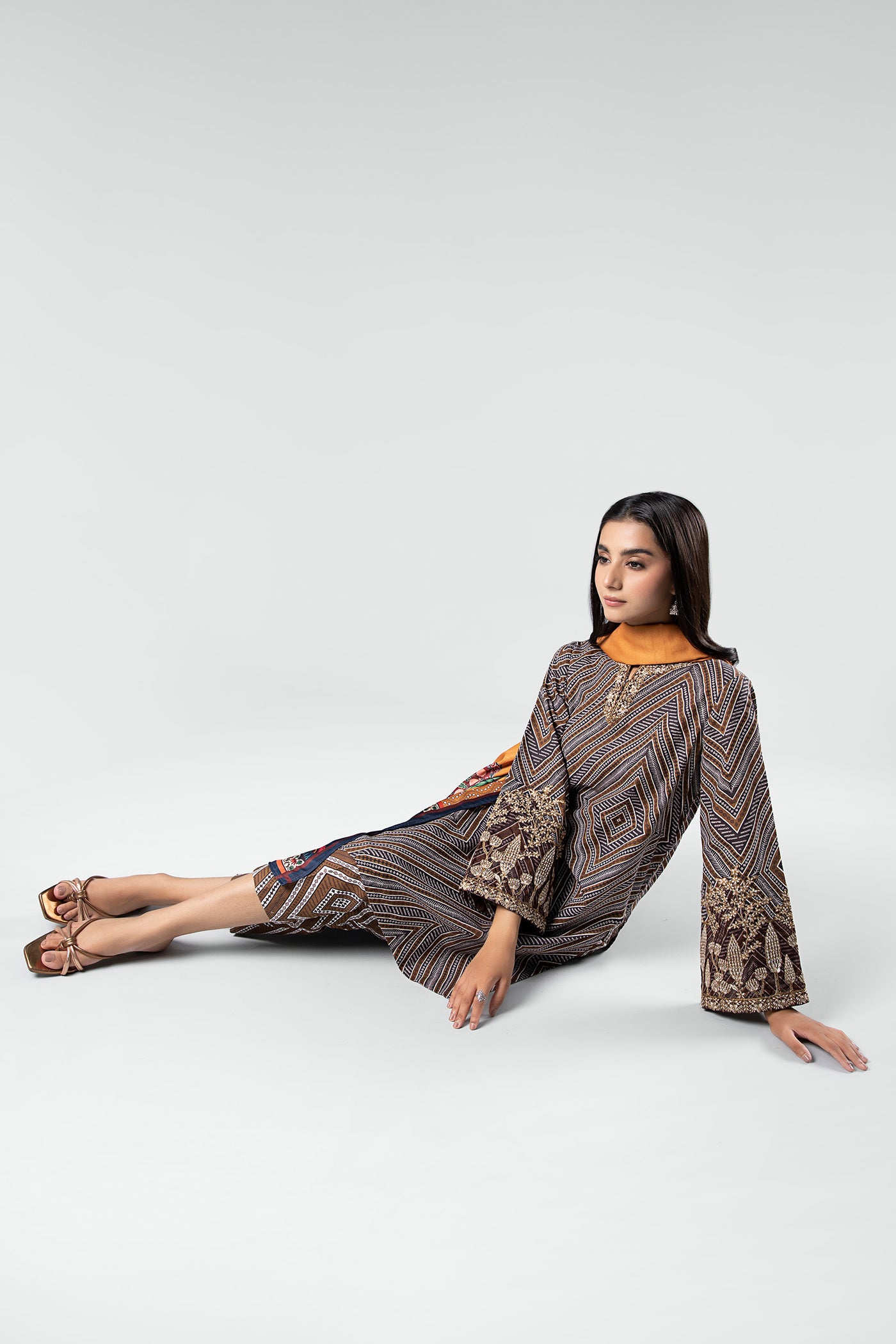 3 Pc Printed Khaddar Suit | MB-USP23-208B