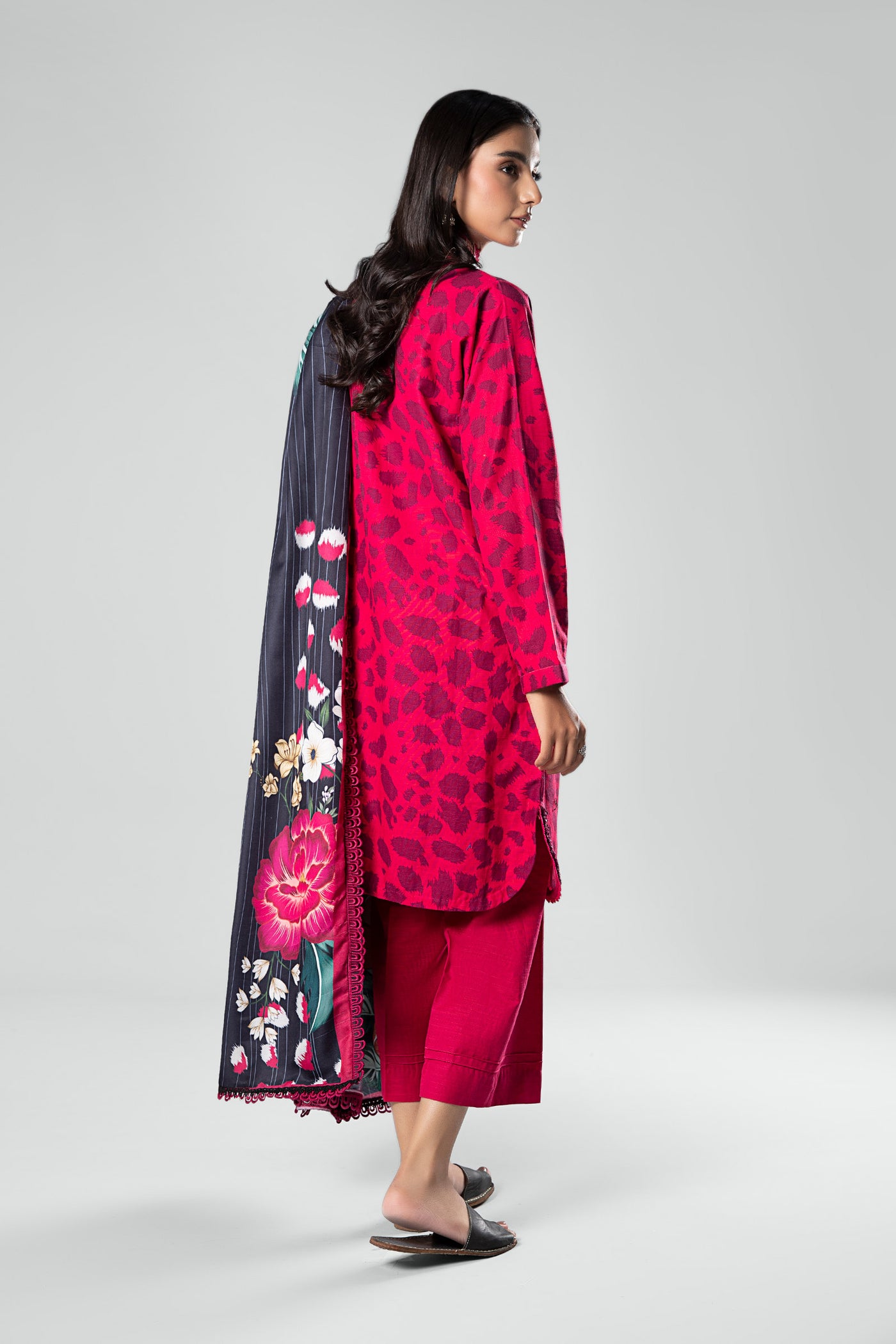 3 Pc Printed Khaddar Suit | MB-USP23-210A