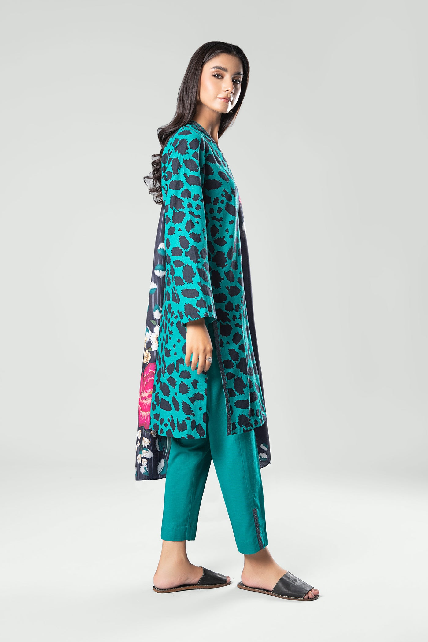 3 Pc Printed Khaddar Suit | MB-USP23-210B