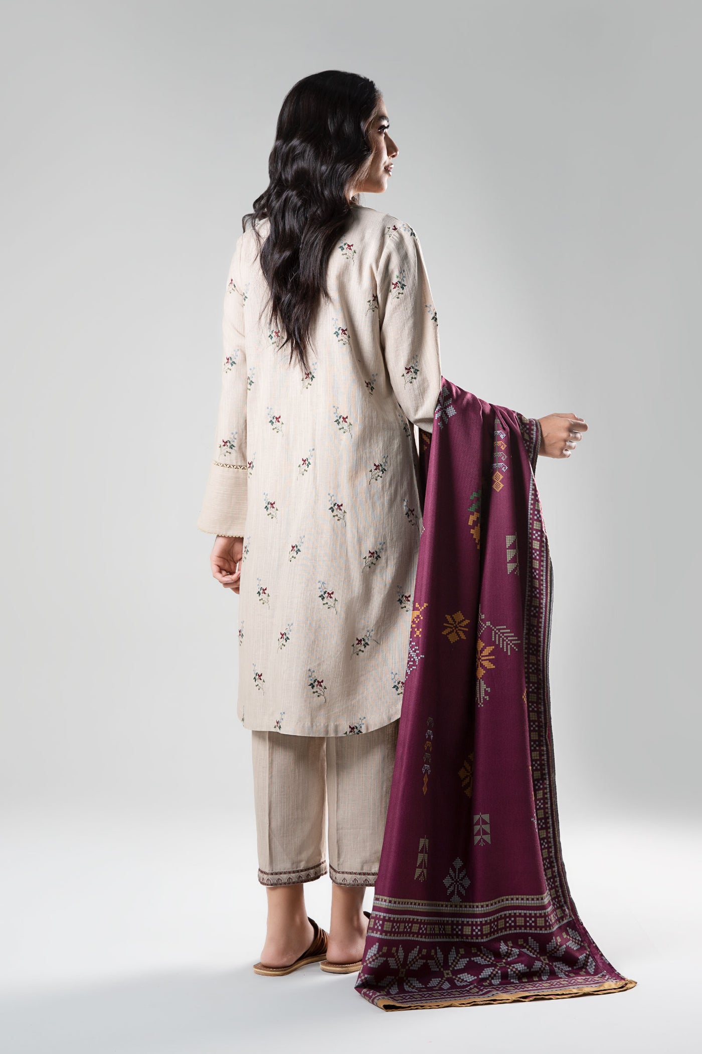 3 Pc Embroidered Khaddar Suit | MB-WS24-91