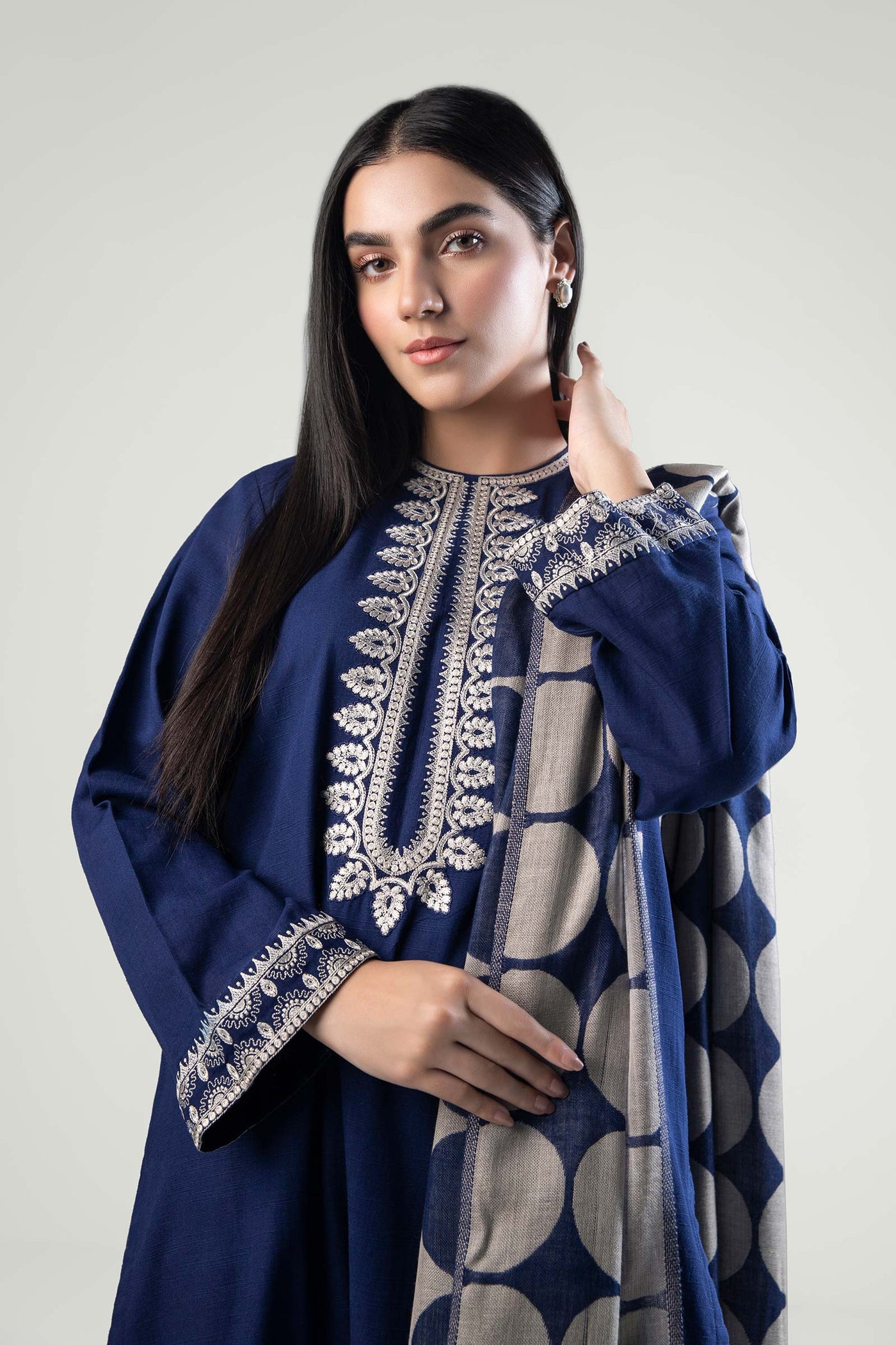 3 Pc Embroidered Khaddar Suit | MB-WS24-92