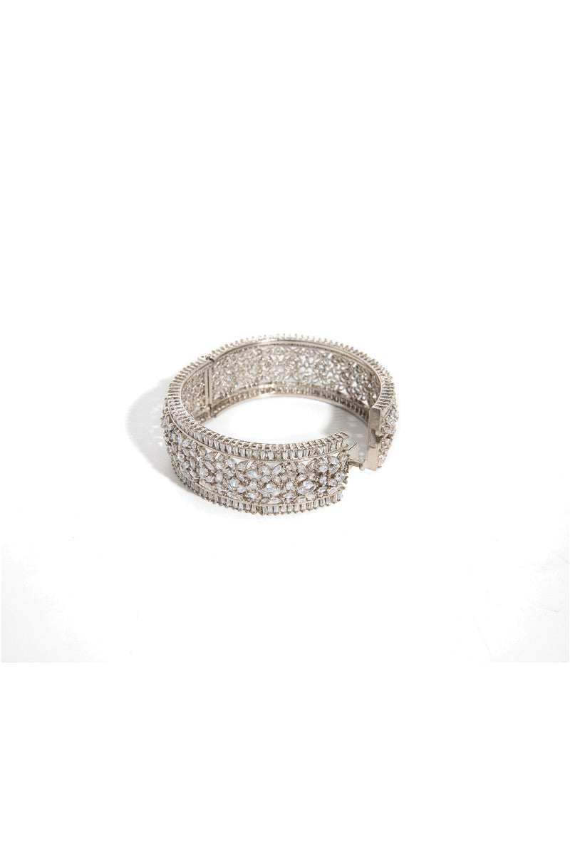 JBN-008/R1-White Zircon