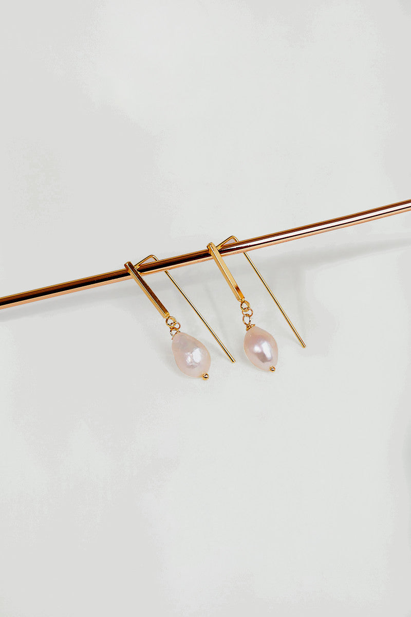 Earrings White AER-W21-046